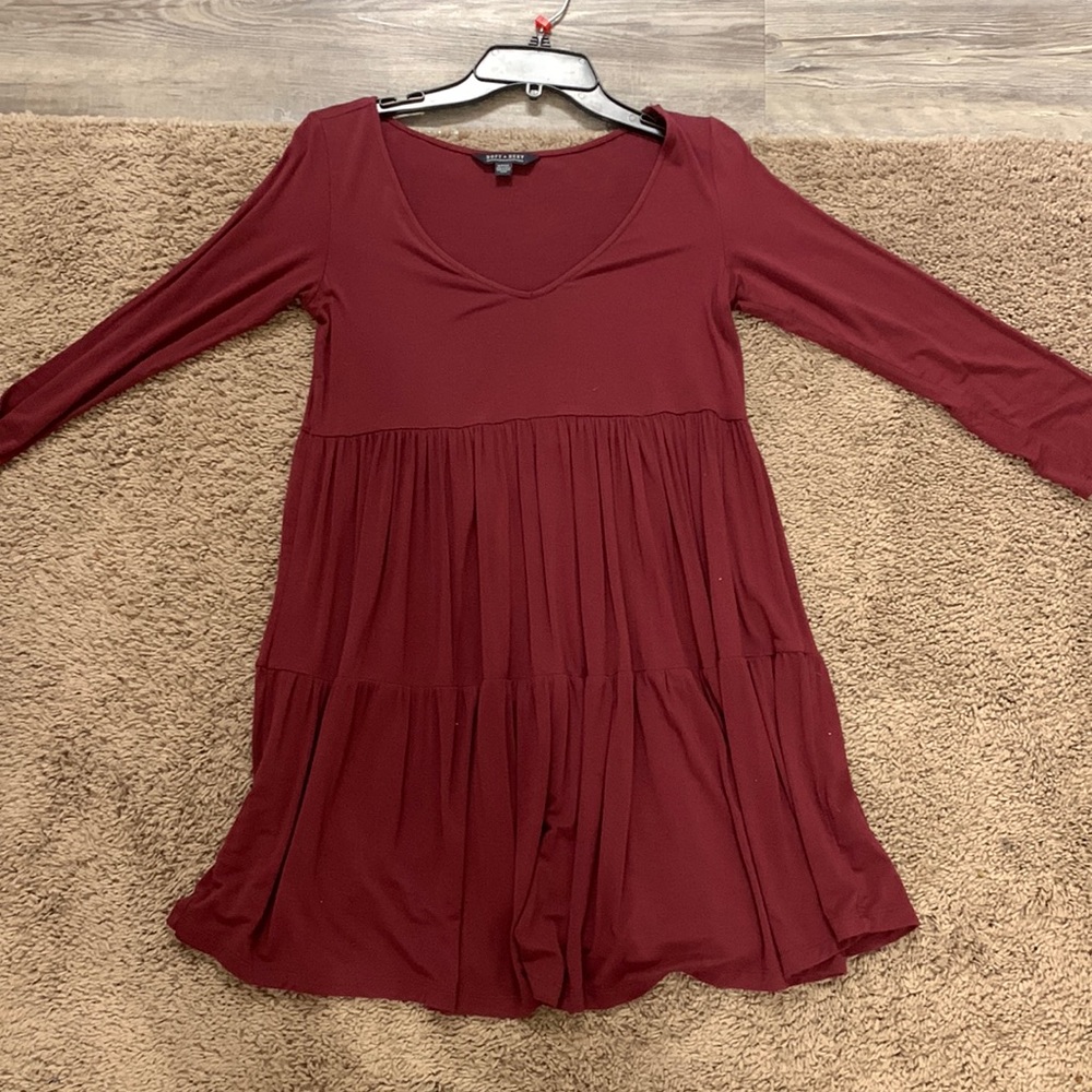 Size S fits more like M. Really comfortable American Eagle dress!!!